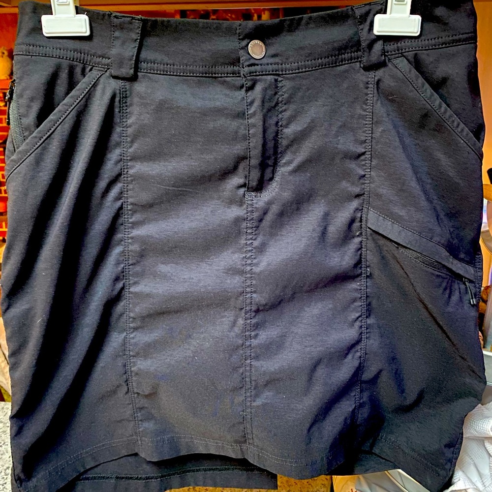 Duluth Black Skort  Sz 12